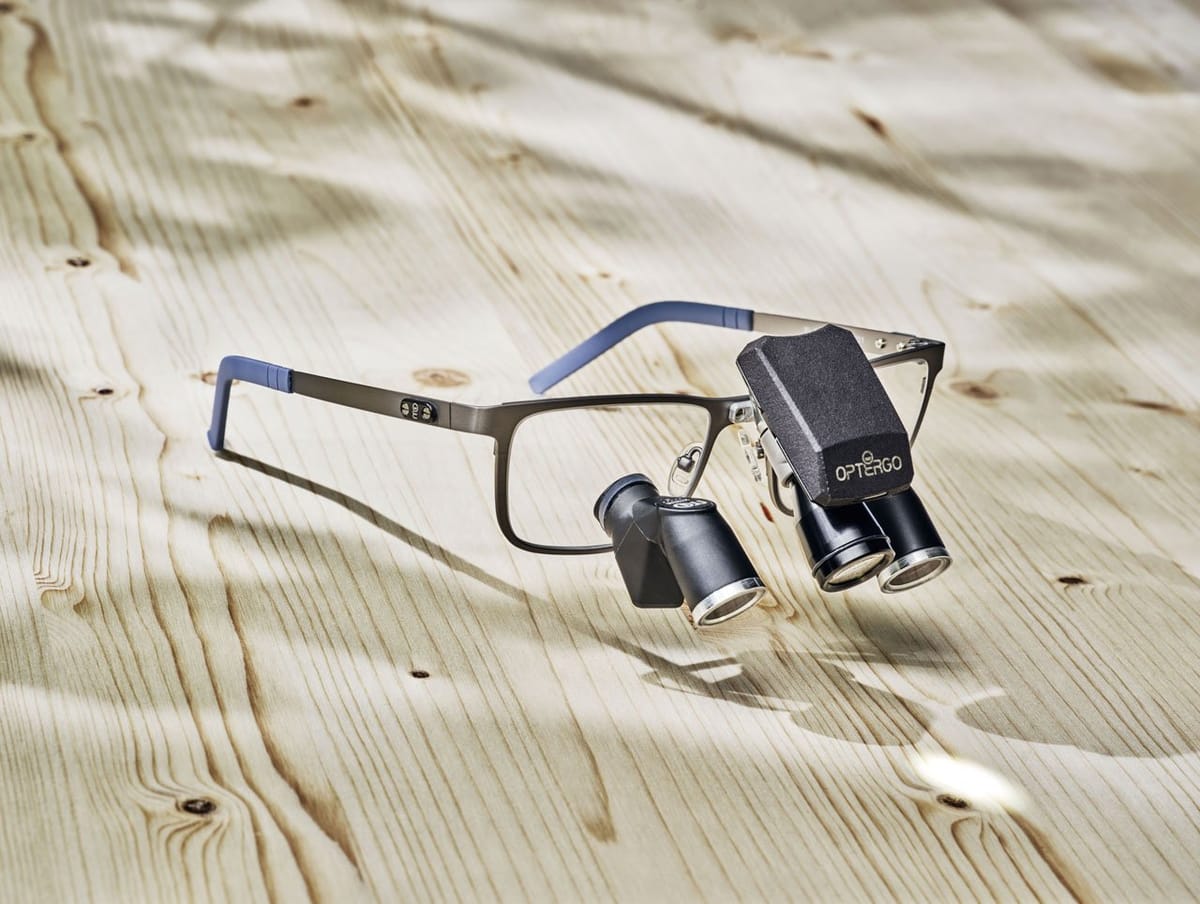 DeLight Wireless™ loupe light – Optergo AB, Kopflampen